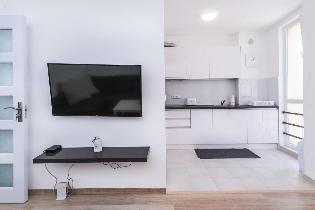 Cinecitta - One Bedroom Lion'S Bridge Apartment София Екстериор снимка